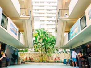 Waikiki Beachside Hostel