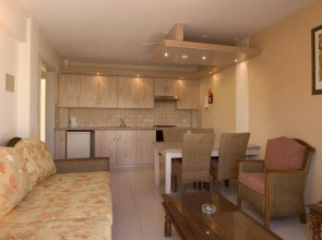 Senator Hotel Apartments - Adults Only