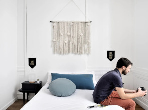 Away Hostel & Coffee Shop