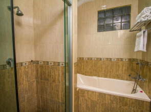 Puri Saron Hotel Madangan