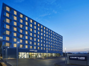 Courtyard by Marriott Luton Airport