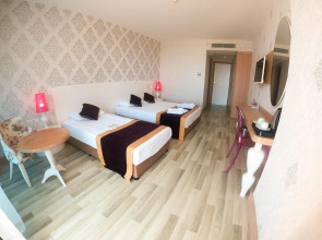 Raymar Resort & Aqua