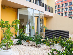 Huli Hotel & Apartments