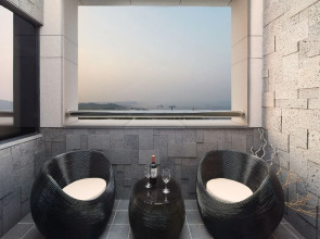 Royal Emporium Incheon Airport Hotel