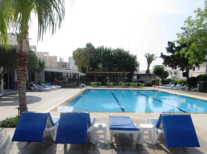 Green Bungalows Hotel Apartments