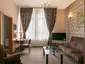 Maxim Boutique Hotel