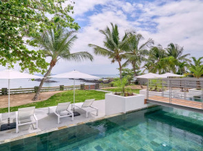 Les Estivales Beachfront Suites & Penthouses with LOV