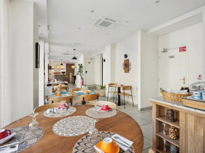 Hotel Le National Clichy Paris