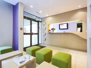 Kyriad Paris 10 - Canal Saint Martin - République