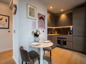 Sensational Studio Apartment in Londons Vibrant Canary Wharf