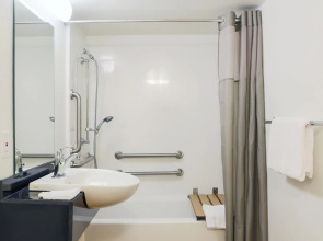 Motel 6 Cutler Bay, FL