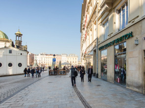 Venetian House Market Square Aparthotel