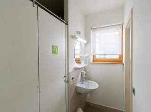 Cube Central Rooms for 2 - Hostel