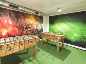 Хостел WOT New Lisbon Social