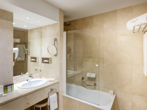 Отель Sercotel Gran Hotel Conde Duque