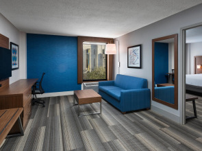 Holiday Inn Express Nashville Downtown - Broadway by IHG