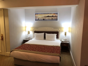 Taksim Metropark Hotel