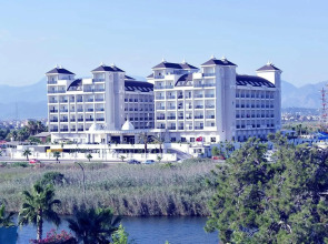 Lake & River Side Hotel & Spa