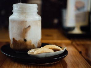 1715 House - White Rhino