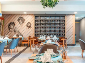 Side Royal Style Hotel