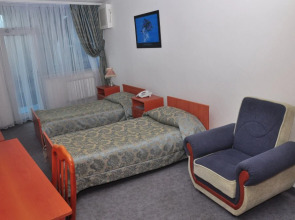 Отель «Яхт-клуб»