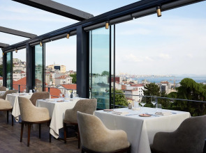 Tomtom Suites - Special Class