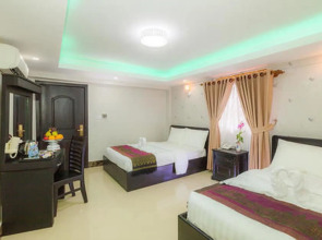 Seventh Heaven Hotel and High Bar