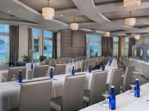 Trump International Beach Resort