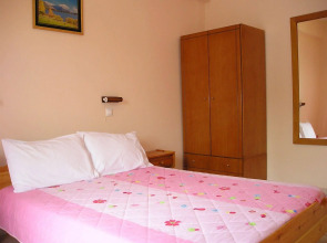 River Studios & Apartments