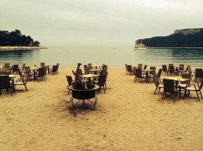 Melissa Moment Apart