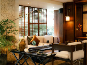 Fourteen Roses Beach Hotel