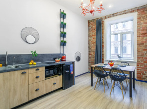 SeApart. На Большом 13 (бывш. Апартаменты на Большом проспекте Петроградской Стороны)