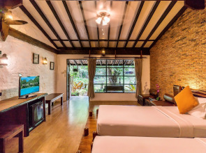 Home Phutoey River Kwai Hotspring & Nature Resort