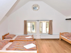 Ritchies Hostel & Hotel