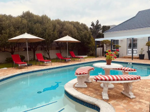 19th Hole Guest Lodge