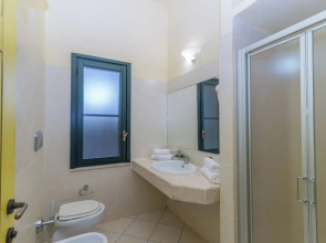 1 Ala Birdi Cottage 150m From The Beach