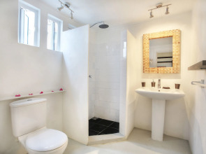 Esprit Libre Restaurant and Guest House