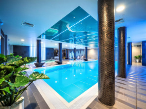 Отель Wellton Riverside Spa 