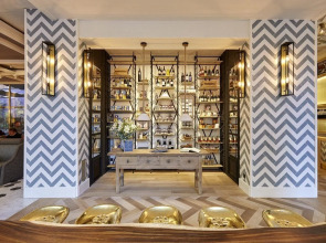 Отель Barcelona Catedral