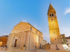 Apartment Ayni With Private Pool