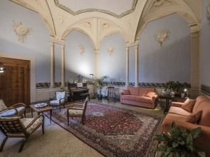 Residenza dEpoca Torre Dei Lari