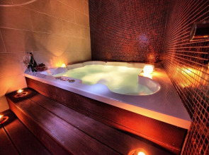 Roset Hotel & Residence