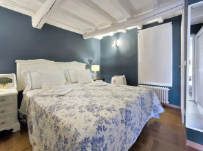 Santo Spirito Romantic by Mmega