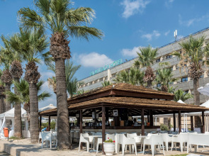 Palm Beach Hotel & Bungalows