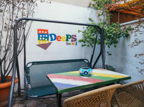 Deeps Hostel