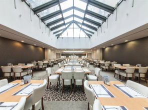 Отель East City