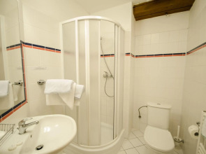 Plaza Tour Eiffel Hotel