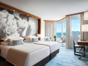 Отель JW Marriott Cannes