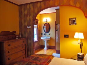 Admiral Peary Inn Bed & Breakfast