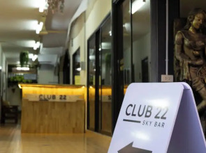 Club 22 Kamala Suites